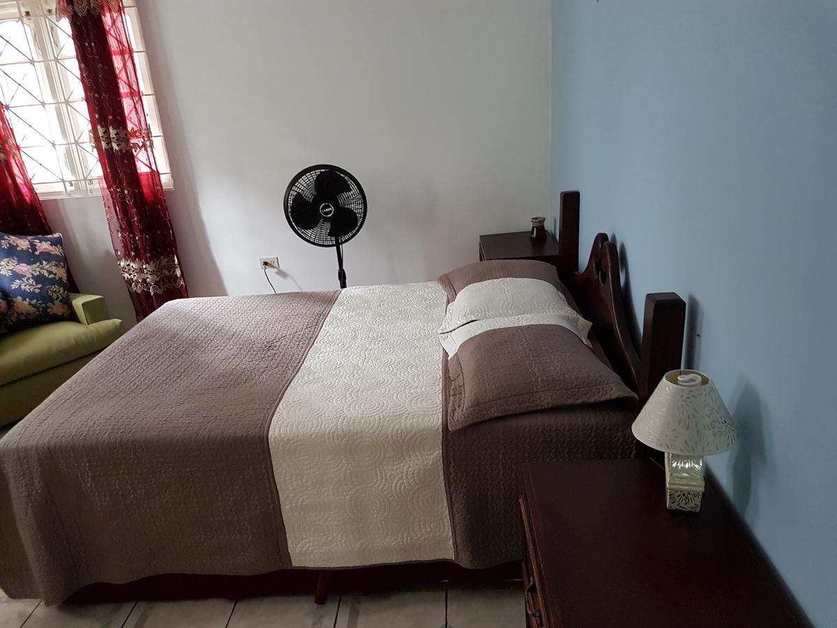 Jus4U-1 The Home Away From Home Villa Очо Риос Екстериор снимка